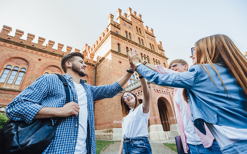How to Choose the Best Study Abroad Consultant in Greater Noida, India: A Complete Guide for Students